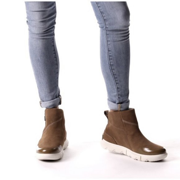 Brand New SOREL Women's Waterproof Leather Winter Boots - Picture 9 of 10